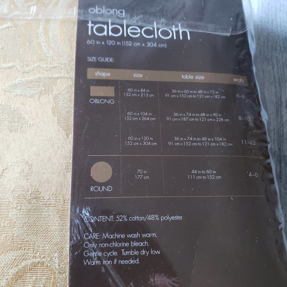 NWT - Oblong Paisley Damask Gold Colored Tablecloth 60"x120" - Picture 3 of 3